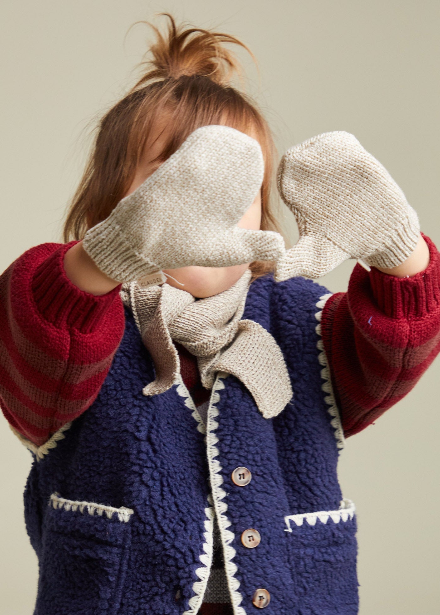 Kennedy Neutral Mittens - close