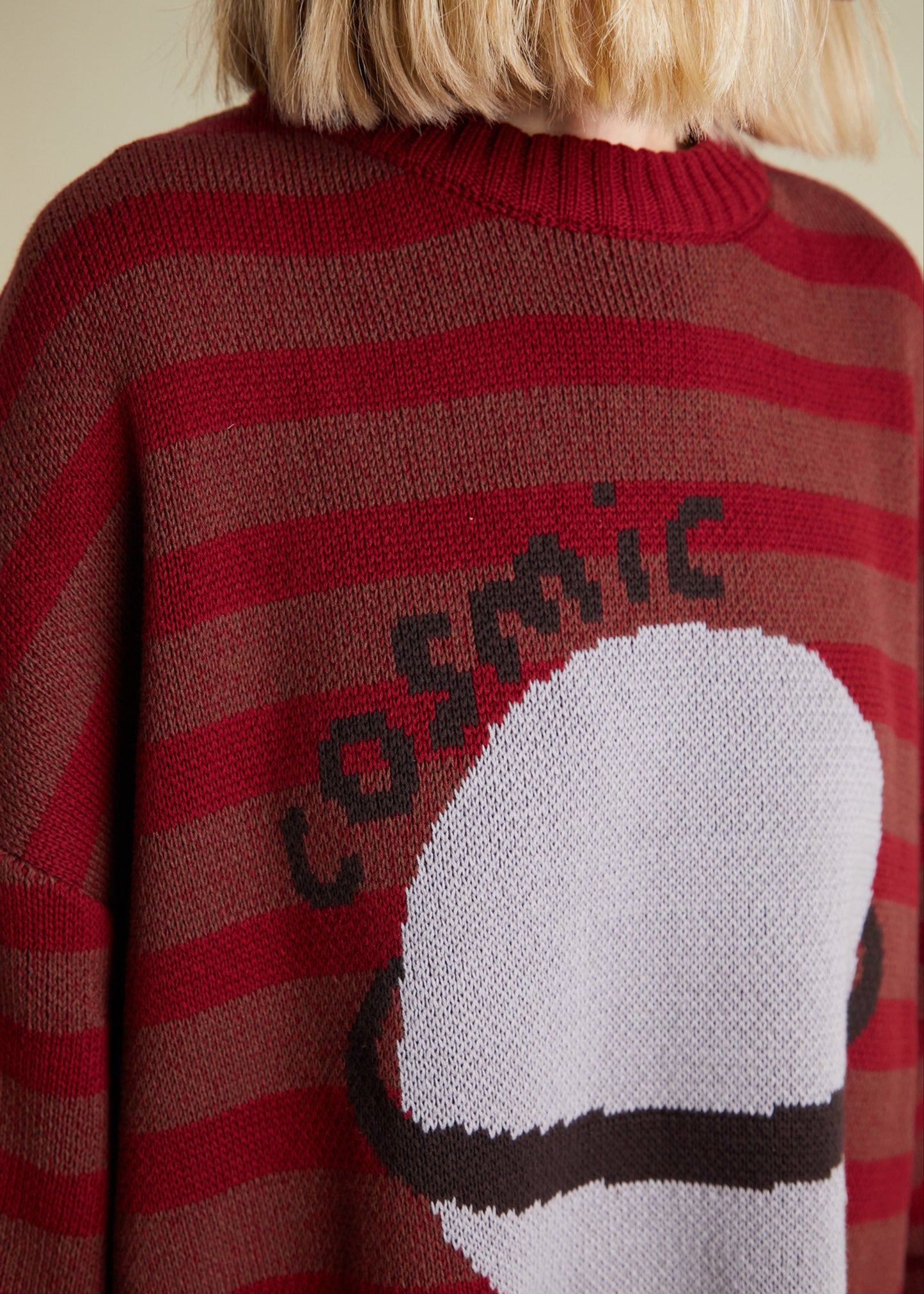 Saturn Maroon Sweater Adult - detail